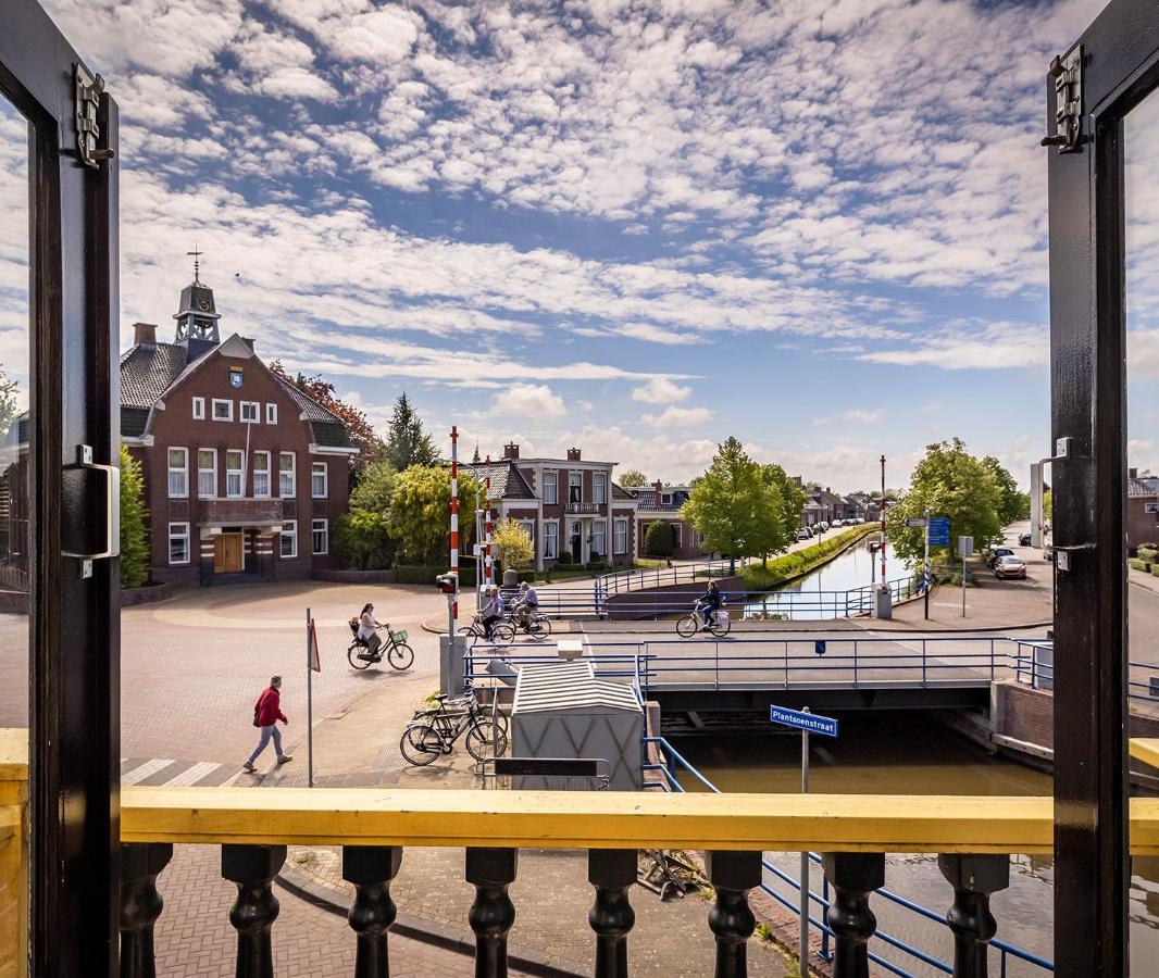 Hotel 'T Gemeentehuis Bedum Bagian luar foto