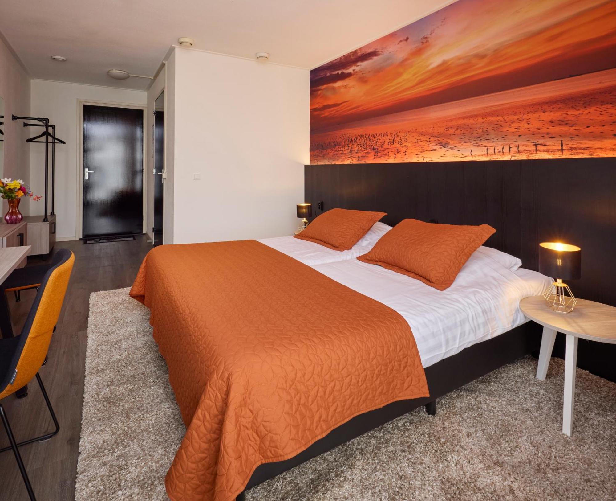 Hotel 'T Gemeentehuis Bedum Bagian luar foto