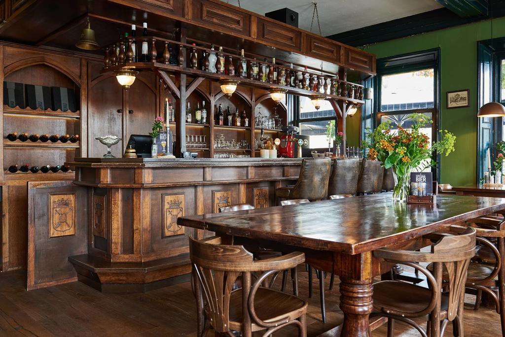 Hotel 'T Gemeentehuis Bedum Bagian luar foto